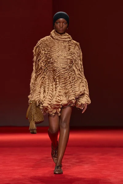 Look 48